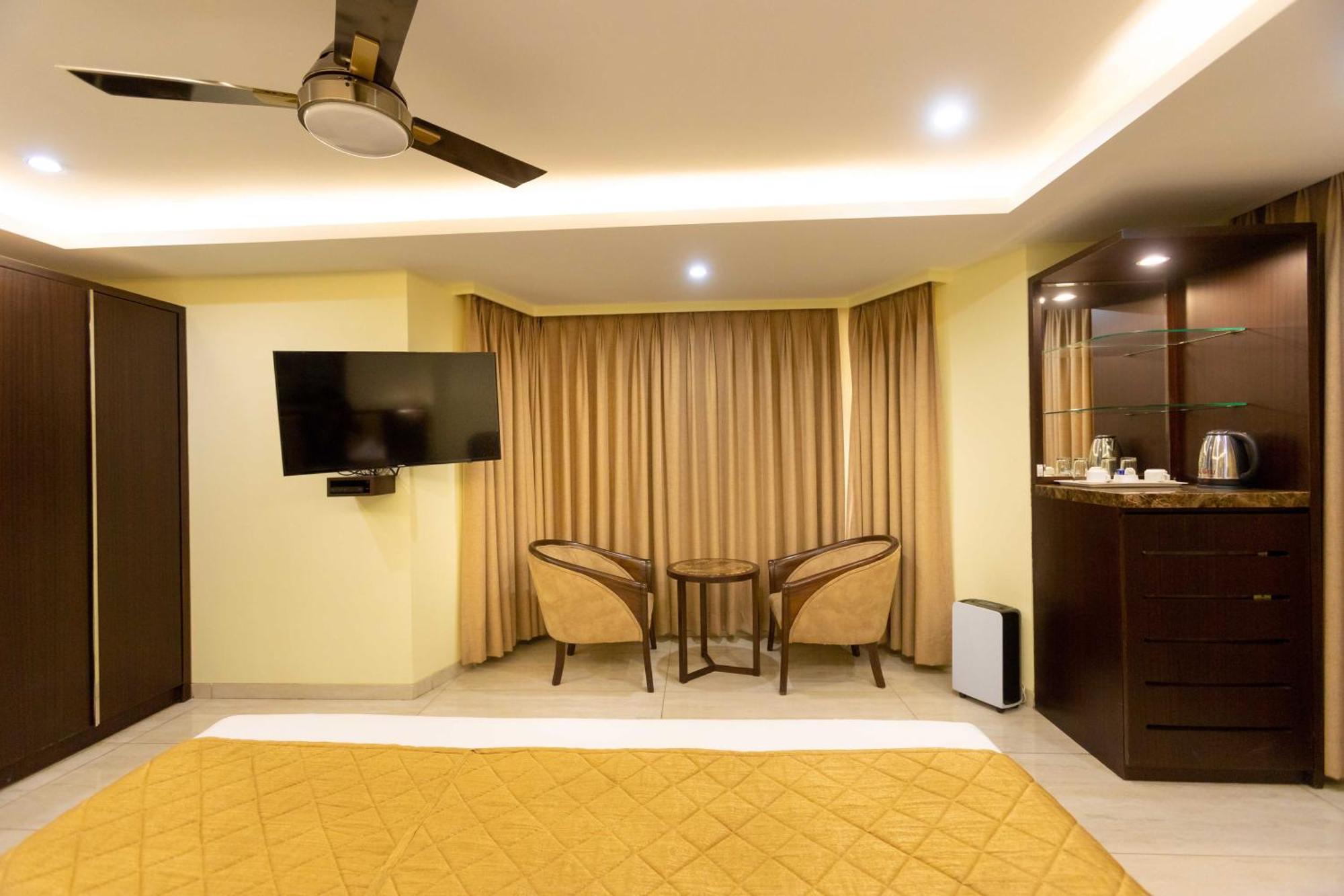 Hotel Godwin - Colaba Bombaj Zewnętrze zdjęcie