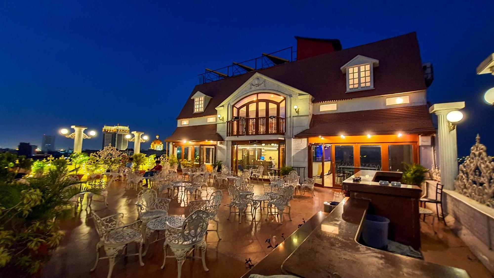 Hotel Godwin - Colaba Bombaj Zewnętrze zdjęcie