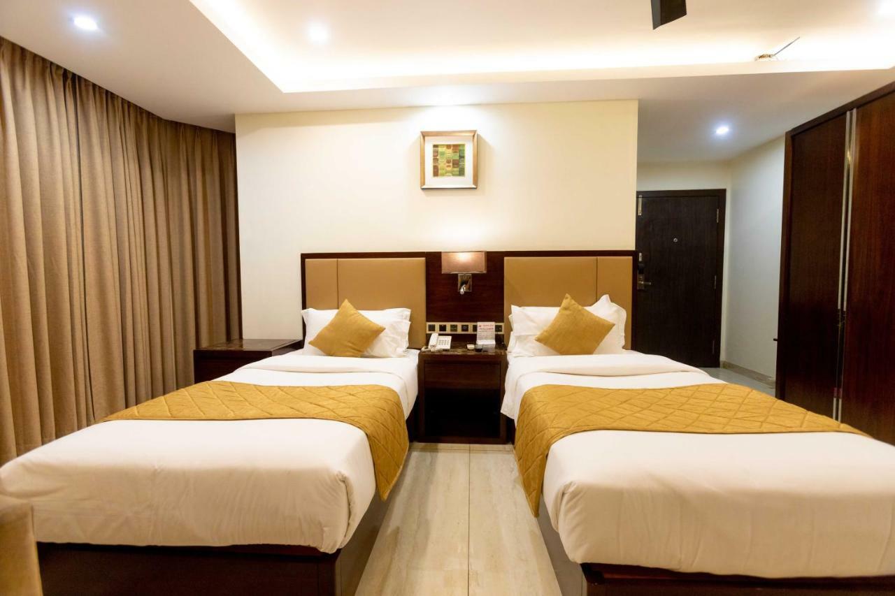 Hotel Godwin - Colaba Bombaj Zewnętrze zdjęcie