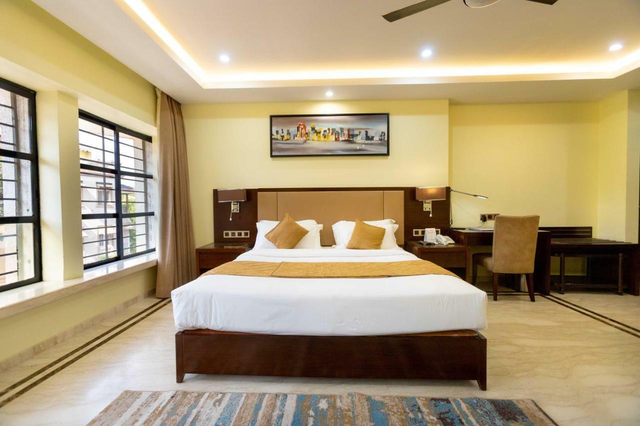 Hotel Godwin - Colaba Bombaj Zewnętrze zdjęcie